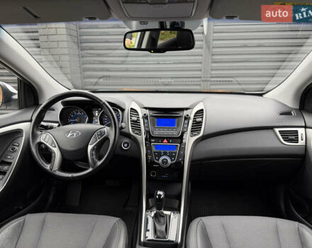 Білий Хендай i30, об'ємом двигуна 1.6 л та пробігом 217 тис. км за 10900 $, фото 2 на Automoto.ua