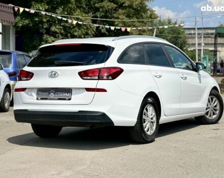 Білий Хендай i30, об'ємом двигуна 1.6 л та пробігом 208 тис. км за 10700 $, фото 4 на Automoto.ua