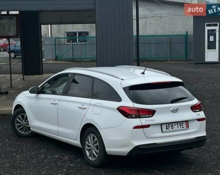 Білий Хендай i30, об'ємом двигуна 1.6 л та пробігом 157 тис. км за 11700 $, фото 9 на Automoto.ua
