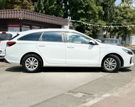 Білий Хендай i30, об'ємом двигуна 1.6 л та пробігом 208 тис. км за 10700 $, фото 5 на Automoto.ua