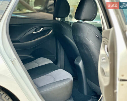 Хендай i30 2017 в Киеве на Automoto.ua Белый Хендай i30, объемом двигателя 1.58 л и пробегом 208 тыс. км за 10200 $, фото 16 на Automoto.ua