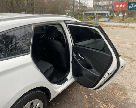 Білий Хендай i30, об'ємом двигуна 1.37 л та пробігом 185 тис. км за 12800 $, фото 12 на Automoto.ua