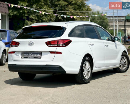 Хендай i30 2017 в Киеве на Automoto.ua Белый Хендай i30, объемом двигателя 1.58 л и пробегом 208 тыс. км за 10200 $, фото 4 на Automoto.ua