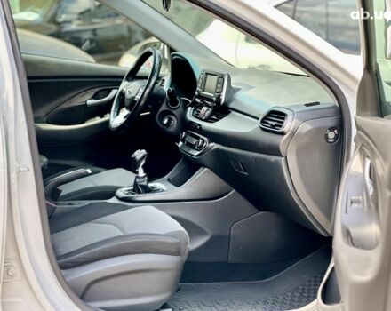 Білий Хендай i30, об'ємом двигуна 1.6 л та пробігом 208 тис. км за 10700 $, фото 17 на Automoto.ua