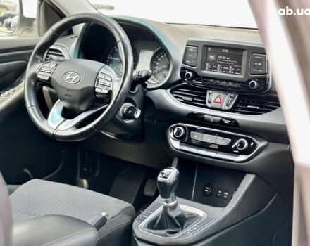 Білий Хендай i30, об'ємом двигуна 1.6 л та пробігом 208 тис. км за 10700 $, фото 12 на Automoto.ua