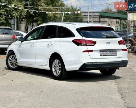 Хендай i30 2017 в Киеве на Automoto.ua Белый Хендай i30, объемом двигателя 1.58 л и пробегом 208 тыс. км за 10200 $, фото 2 на Automoto.ua