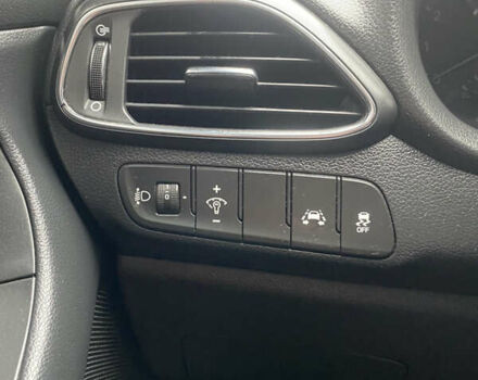 Білий Хендай i30, об'ємом двигуна 1.37 л та пробігом 185 тис. км за 12800 $, фото 18 на Automoto.ua