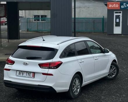Білий Хендай i30, об'ємом двигуна 1.6 л та пробігом 157 тис. км за 11700 $, фото 5 на Automoto.ua