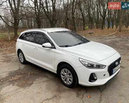 Білий Хендай i30, об'ємом двигуна 1.37 л та пробігом 185 тис. км за 12800 $, фото 2 на Automoto.ua