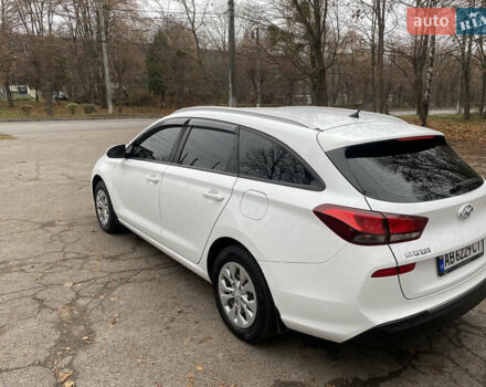 Білий Хендай i30, об'ємом двигуна 1.37 л та пробігом 185 тис. км за 12800 $, фото 6 на Automoto.ua