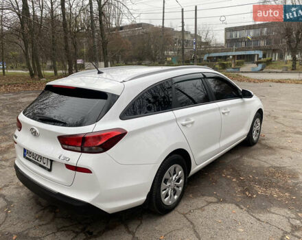 Білий Хендай i30, об'ємом двигуна 1.37 л та пробігом 185 тис. км за 12800 $, фото 4 на Automoto.ua
