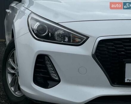Білий Хендай i30, об'ємом двигуна 1.6 л та пробігом 157 тис. км за 11700 $, фото 4 на Automoto.ua