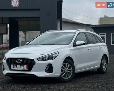 Білий Хендай i30, об'ємом двигуна 1.6 л та пробігом 157 тис. км за 11700 $, фото 2 на Automoto.ua