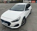 Белый Хендай i30, объемом двигателя 1.58 л и пробегом 218 тыс. км за 12400 $, фото 2 на Automoto.ua