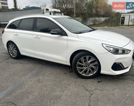 Белый Хендай i30, объемом двигателя 1.58 л и пробегом 218 тыс. км за 12400 $, фото 7 на Automoto.ua