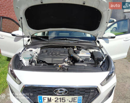 Белый Хендай i30, объемом двигателя 1.6 л и пробегом 200 тыс. км за 12128 $, фото 8 на Automoto.ua