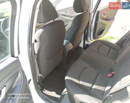 Белый Хендай i30, объемом двигателя 1.6 л и пробегом 200 тыс. км за 12128 $, фото 16 на Automoto.ua