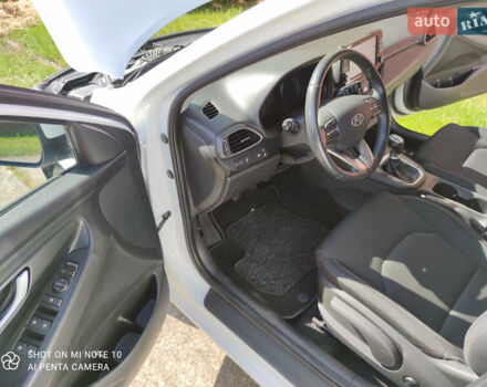 Белый Хендай i30, объемом двигателя 1.6 л и пробегом 200 тыс. км за 12128 $, фото 15 на Automoto.ua