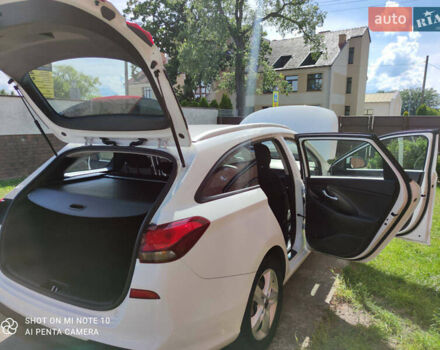 Белый Хендай i30, объемом двигателя 1.6 л и пробегом 200 тыс. км за 12128 $, фото 19 на Automoto.ua