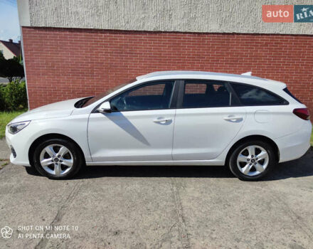 Белый Хендай i30, объемом двигателя 1.6 л и пробегом 200 тыс. км за 12128 $, фото 1 на Automoto.ua