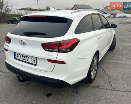 Белый Хендай i30, объемом двигателя 1.58 л и пробегом 218 тыс. км за 12400 $, фото 10 на Automoto.ua