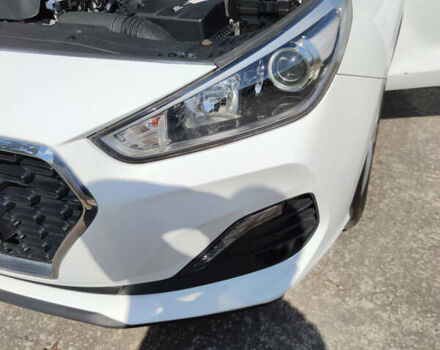 Белый Хендай i30, объемом двигателя 1.6 л и пробегом 200 тыс. км за 12128 $, фото 9 на Automoto.ua