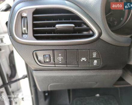 Белый Хендай i30, объемом двигателя 1.6 л и пробегом 200 тыс. км за 12128 $, фото 14 на Automoto.ua