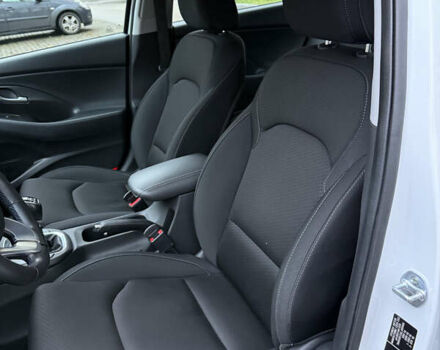 Белый Хендай i30, объемом двигателя 0 л и пробегом 53 тыс. км за 16000 $, фото 30 на Automoto.ua