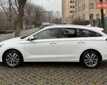 Белый Хендай i30, объемом двигателя 0 л и пробегом 53 тыс. км за 16000 $, фото 14 на Automoto.ua