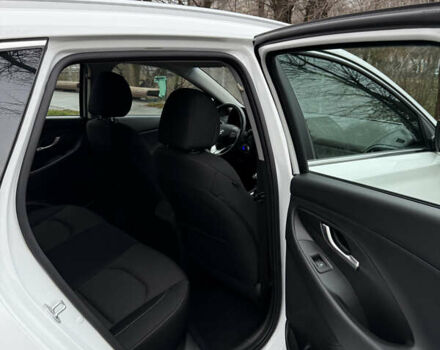 Белый Хендай i30, объемом двигателя 0 л и пробегом 53 тыс. км за 16000 $, фото 32 на Automoto.ua