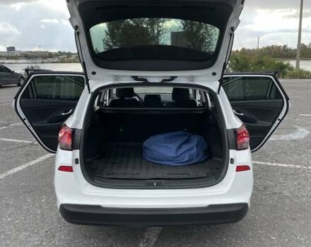 Белый Хендай i30, объемом двигателя 1.5 л и пробегом 78 тыс. км за 14500 $, фото 6 на Automoto.ua