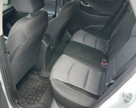 Белый Хендай i30, объемом двигателя 1.5 л и пробегом 78 тыс. км за 14500 $, фото 5 на Automoto.ua