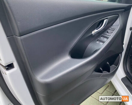Білий Хендай i30, об'ємом двигуна 1.5 л та пробігом 27 тис. км за 15776 $, фото 12 на Automoto.ua