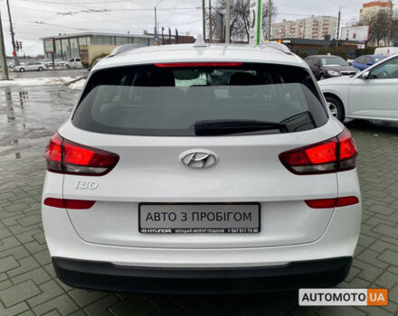 Білий Хендай i30, об'ємом двигуна 1.5 л та пробігом 27 тис. км за 15776 $, фото 5 на Automoto.ua