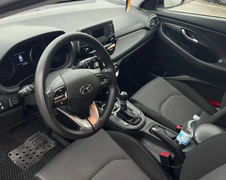 Белый Хендай i30, объемом двигателя 1.5 л и пробегом 130 тыс. км за 12500 $, фото 7 на Automoto.ua