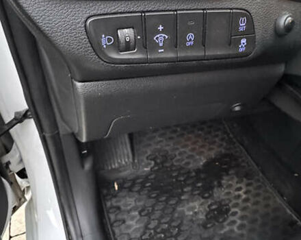 Белый Хендай i30, объемом двигателя 1.6 л и пробегом 195 тыс. км за 11499 $, фото 7 на Automoto.ua