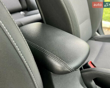 Белый Хендай i30, объемом двигателя 1.5 л и пробегом 129 тыс. км за 12350 $, фото 47 на Automoto.ua