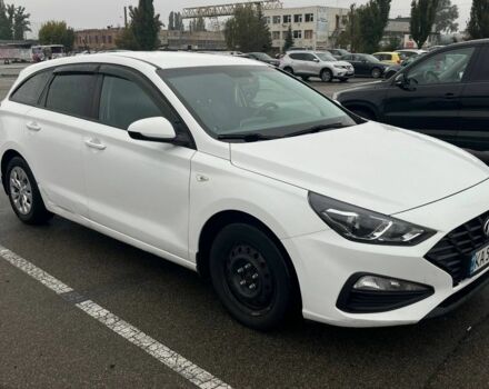 Белый Хендай i30, объемом двигателя 1.5 л и пробегом 130 тыс. км за 12500 $, фото 3 на Automoto.ua