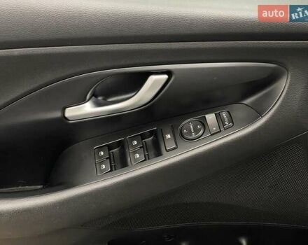 Білий Хендай i30, об'ємом двигуна 1.5 л та пробігом 61 тис. км за 17384 $, фото 16 на Automoto.ua