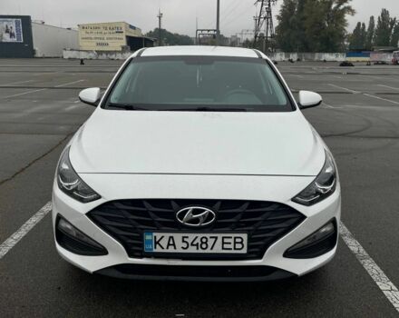 Белый Хендай i30, объемом двигателя 1.5 л и пробегом 130 тыс. км за 12500 $, фото 4 на Automoto.ua
