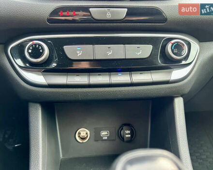 Белый Хендай i30, объемом двигателя 1.5 л и пробегом 129 тыс. км за 12350 $, фото 34 на Automoto.ua