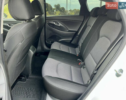 Белый Хендай i30, объемом двигателя 1.5 л и пробегом 129 тыс. км за 12350 $, фото 38 на Automoto.ua