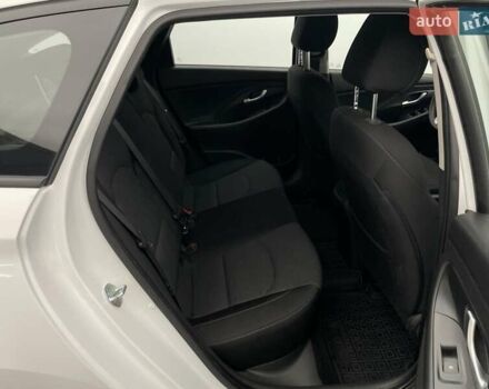 Білий Хендай i30, об'ємом двигуна 1.5 л та пробігом 61 тис. км за 17384 $, фото 14 на Automoto.ua