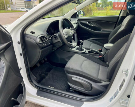 Белый Хендай i30, объемом двигателя 1.5 л и пробегом 129 тыс. км за 11999 $, фото 19 на Automoto.ua