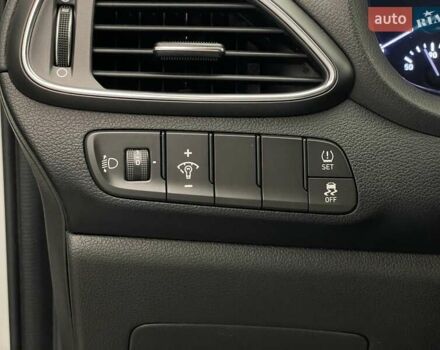 Білий Хендай i30, об'ємом двигуна 1.5 л та пробігом 61 тис. км за 17384 $, фото 15 на Automoto.ua