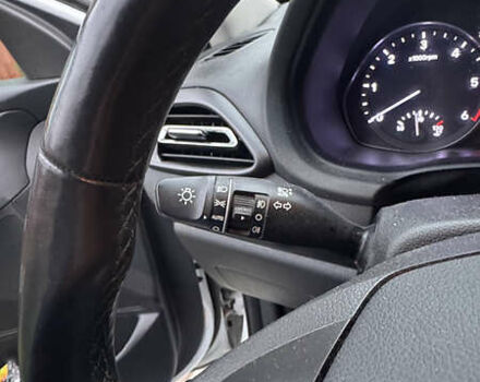 Белый Хендай i30, объемом двигателя 1.6 л и пробегом 195 тыс. км за 11499 $, фото 10 на Automoto.ua