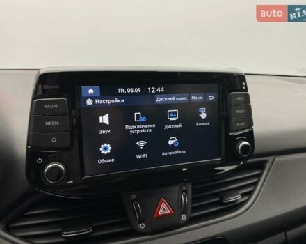 Білий Хендай i30, об'ємом двигуна 1.5 л та пробігом 61 тис. км за 17384 $, фото 21 на Automoto.ua