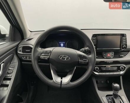 Білий Хендай i30, об'ємом двигуна 1.5 л та пробігом 61 тис. км за 17384 $, фото 12 на Automoto.ua