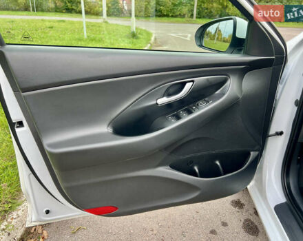 Белый Хендай i30, объемом двигателя 1.5 л и пробегом 129 тыс. км за 12350 $, фото 20 на Automoto.ua