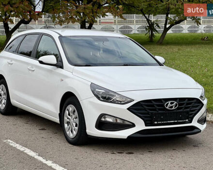 Белый Хендай i30, объемом двигателя 1.5 л и пробегом 129 тыс. км за 11999 $, фото 1 на Automoto.ua